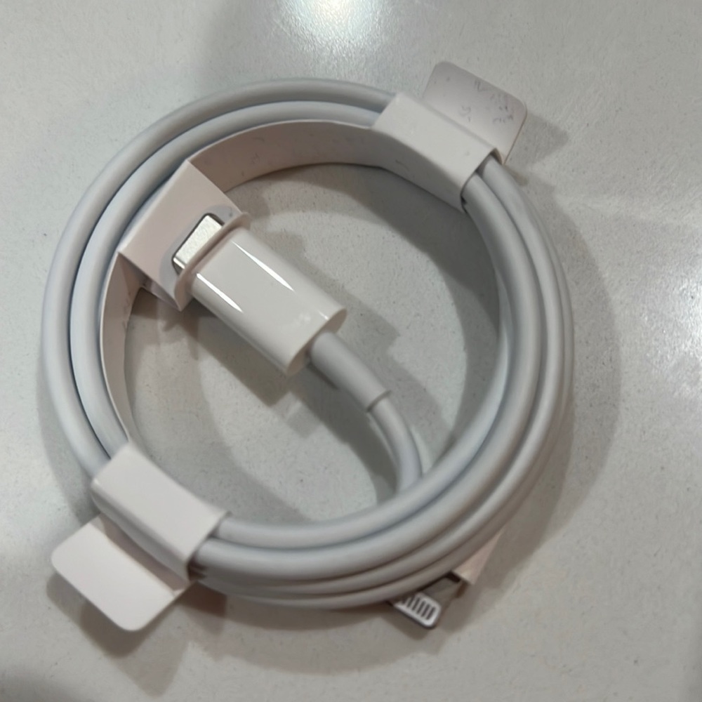 Apple USB-c to lighting
